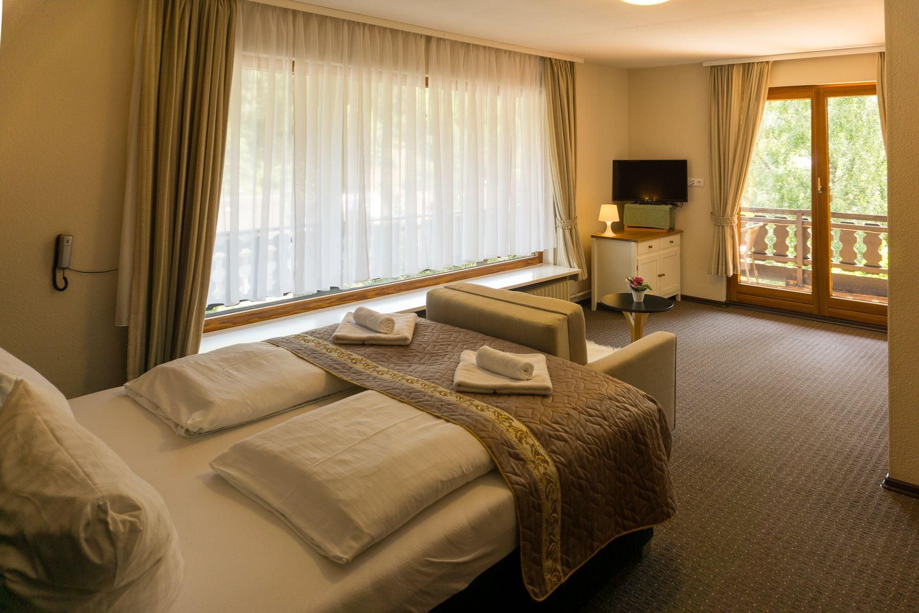 Kraehenbad Hotel Alpirsbach Luaran gambar