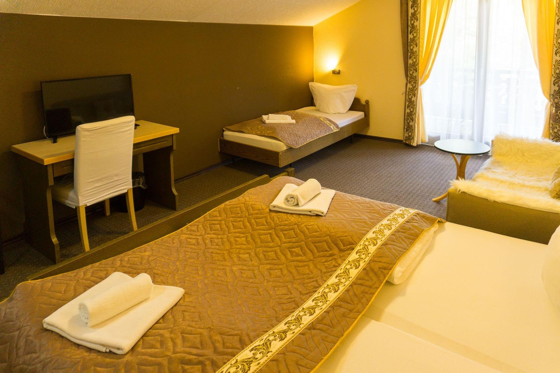 Kraehenbad Hotel Alpirsbach Luaran gambar