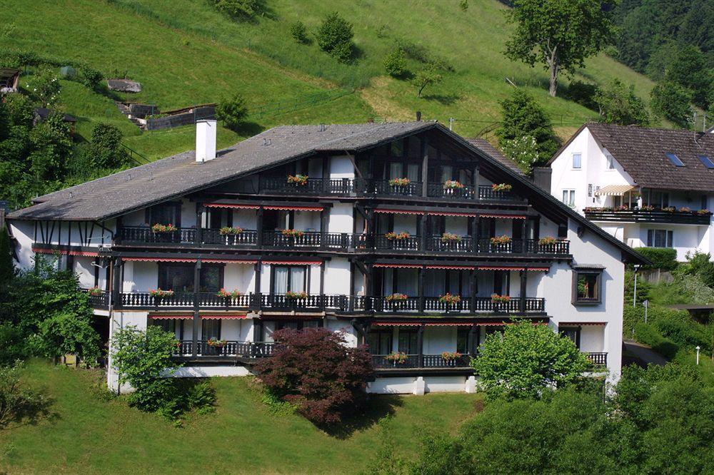 Kraehenbad Hotel Alpirsbach Luaran gambar