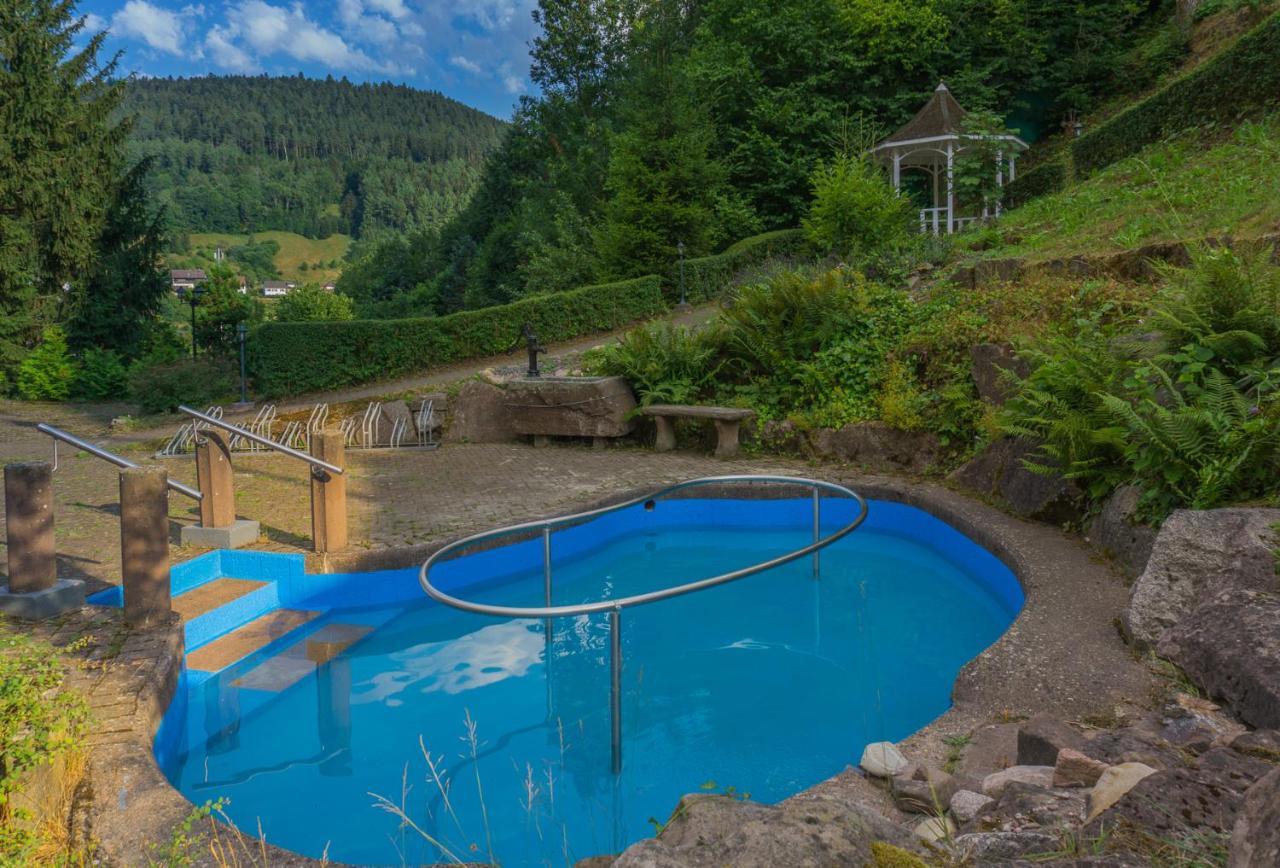 Kraehenbad Hotel Alpirsbach Luaran gambar