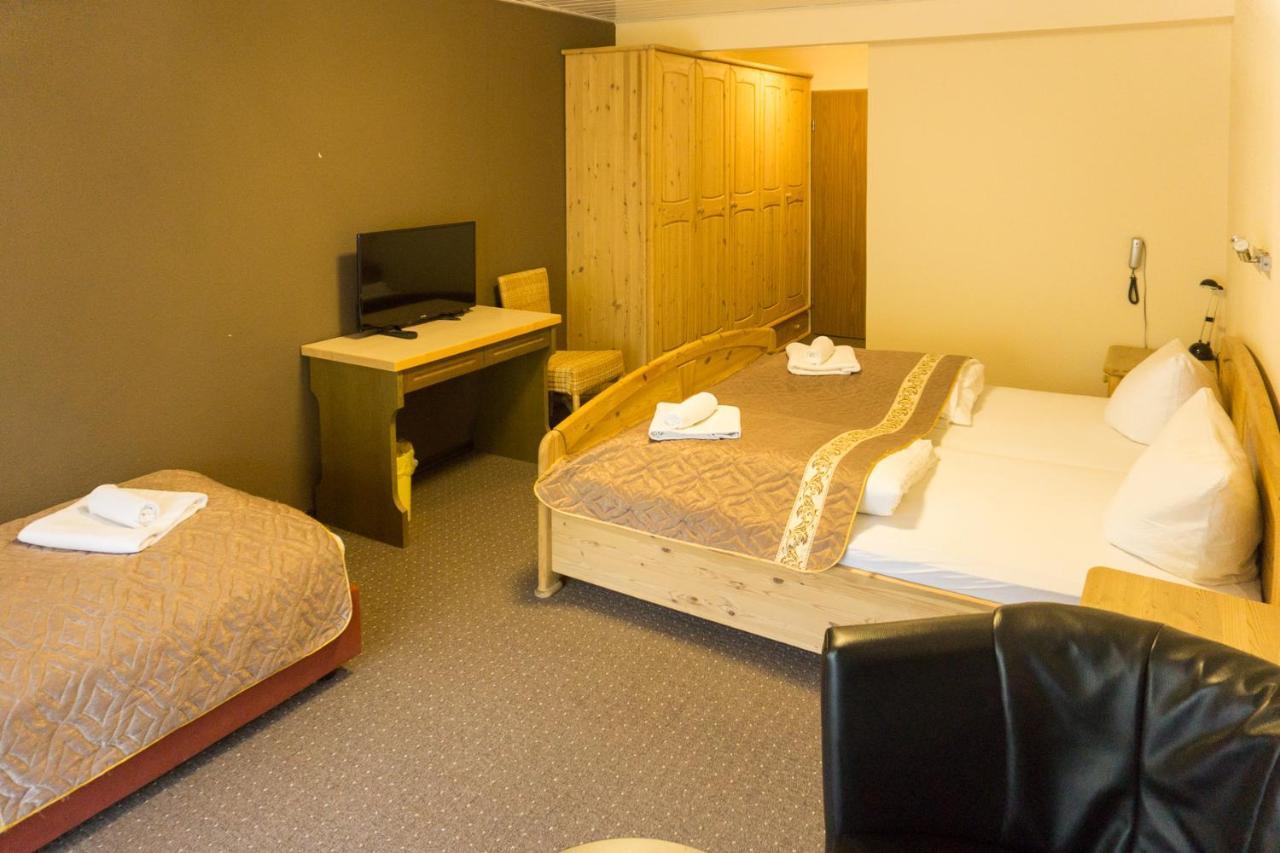 Kraehenbad Hotel Alpirsbach Luaran gambar