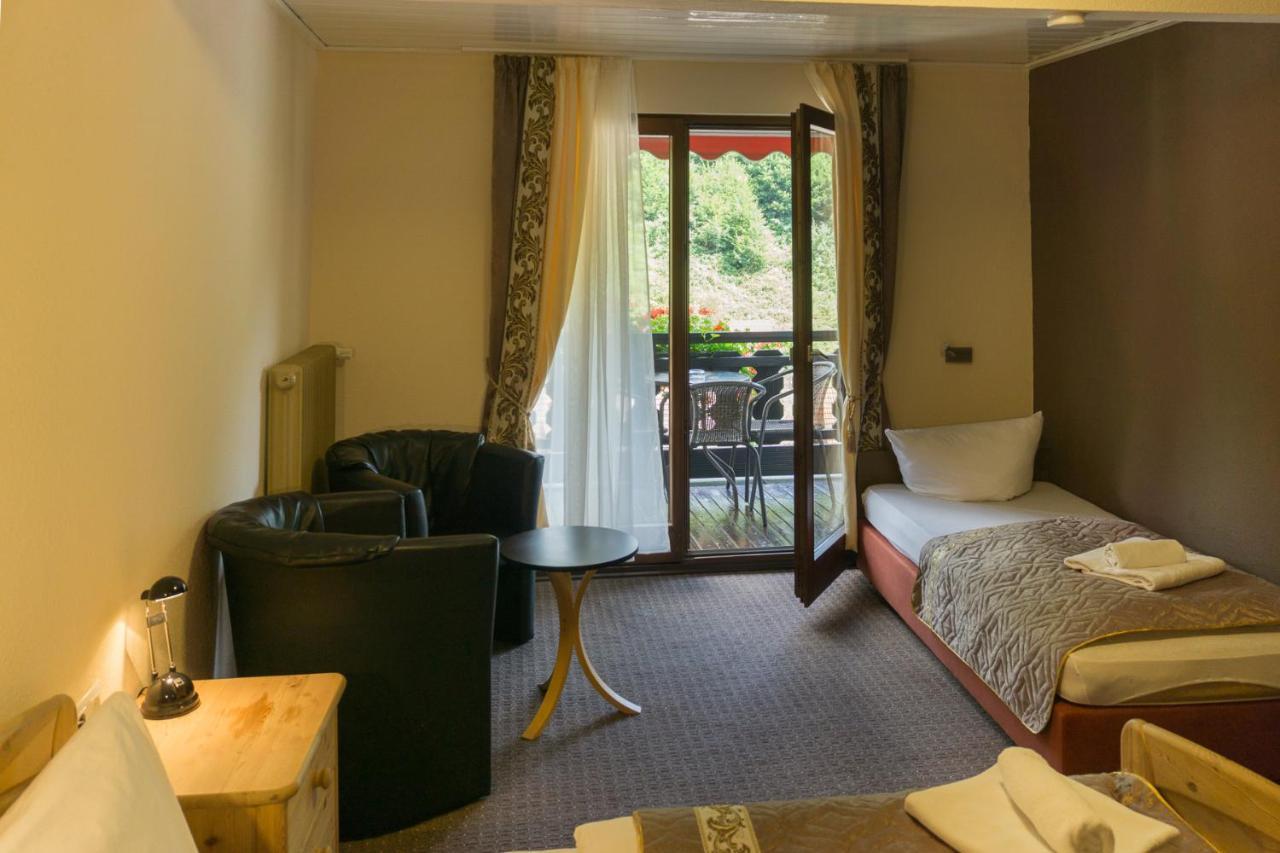 Kraehenbad Hotel Alpirsbach Luaran gambar