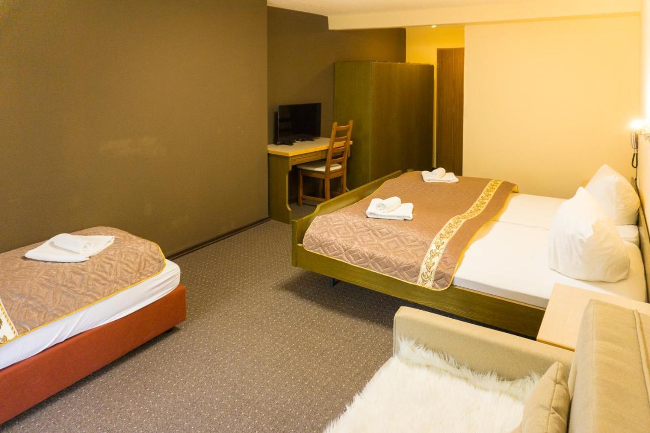 Kraehenbad Hotel Alpirsbach Luaran gambar