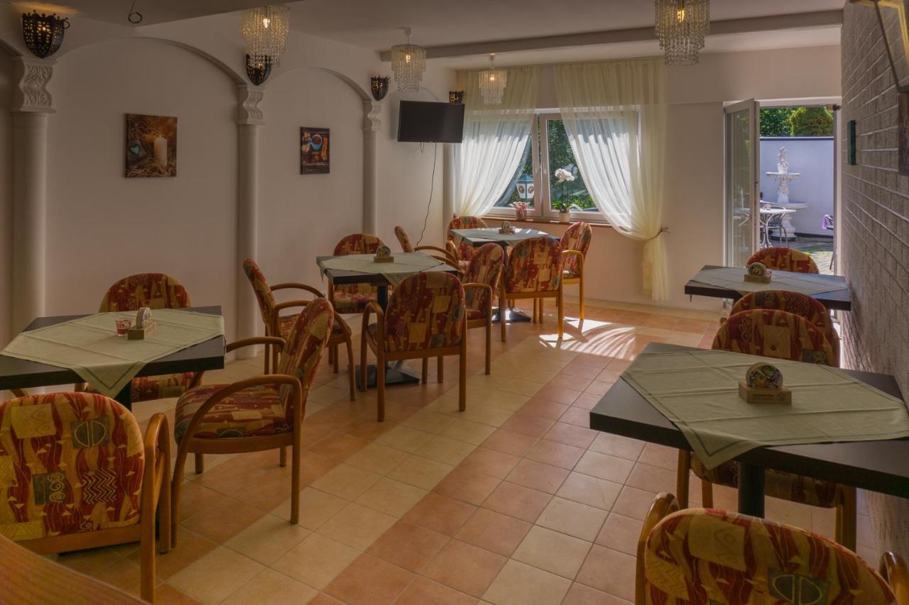 Kraehenbad Hotel Alpirsbach Luaran gambar
